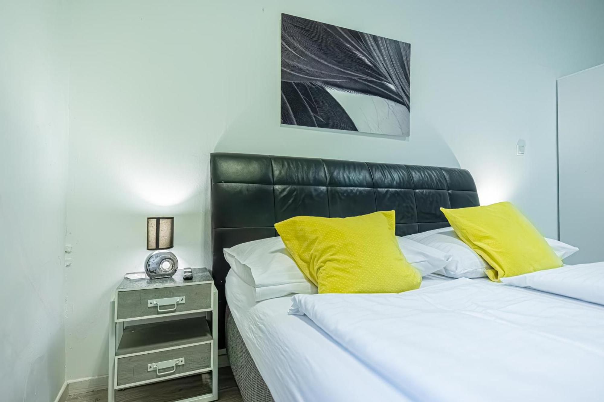 Modern Apartment Suitable For Longstays Wenen Buitenkant foto
