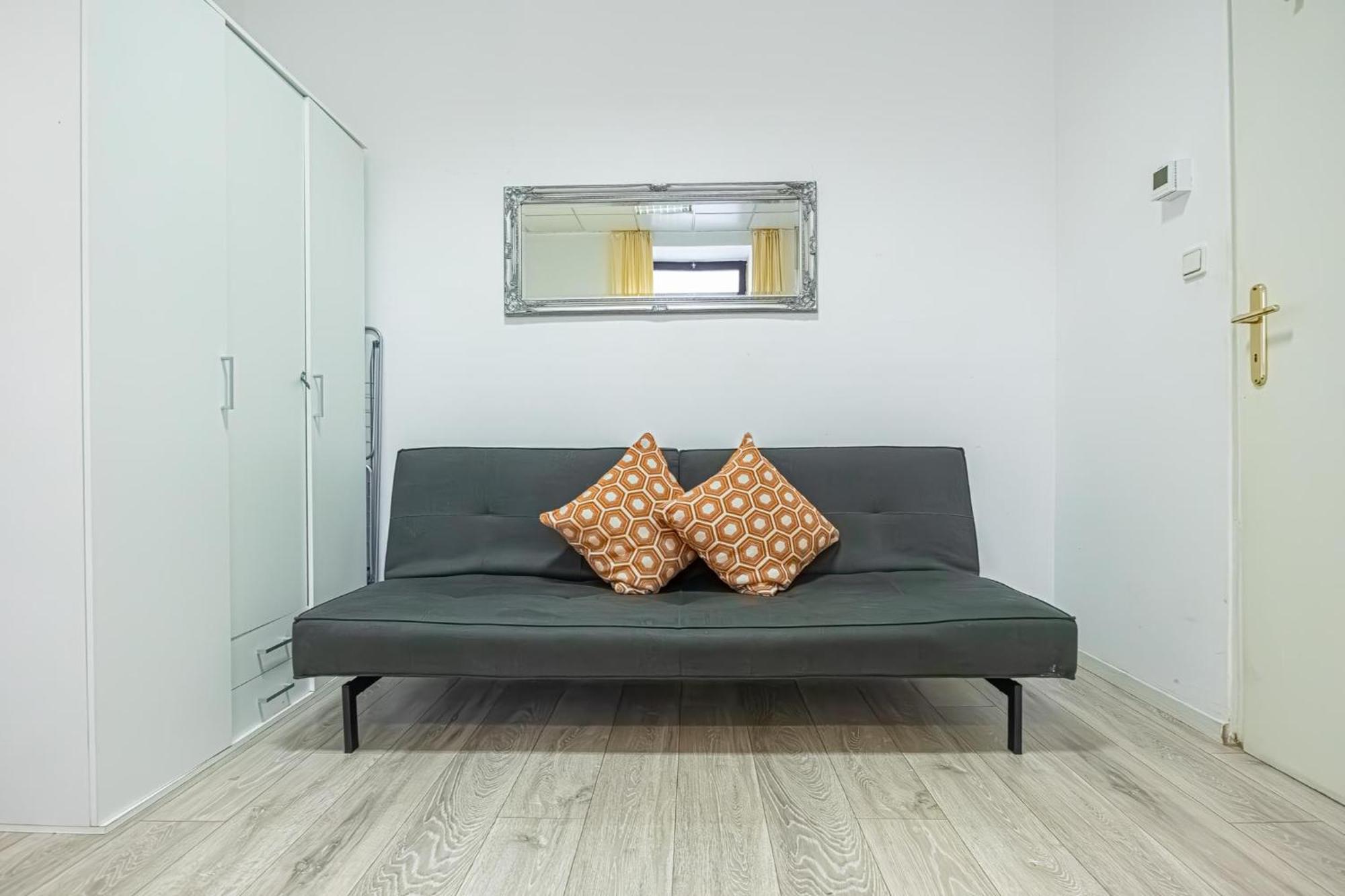 Modern Apartment Suitable For Longstays Wenen Buitenkant foto
